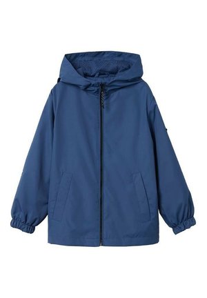 Giacca a vento impermeabile blu con cappuccio, cerniera frontale, due tasche laterali, polsini elastici e fodera in mesh all'interno del cappuccio.
