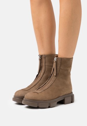 Copenhagen Studios, Bottines à plateau - camel