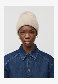 Valittu, beige melange