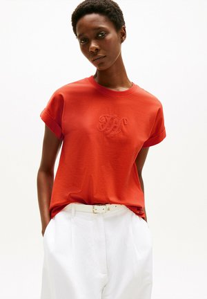 - T-shirt z nadrukiem