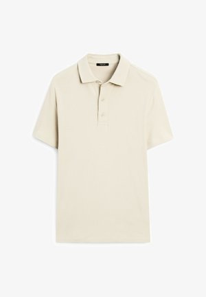 Beige Polohemd aus leichtem Stoff, mit klassischem Kragen, Drei-Knopf-Leiste und kurzen Ärmeln. Glatte Textur über die gesamte Oberfläche.