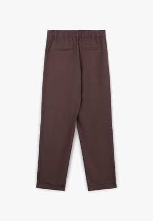 Pantalon marron à jambes larges avec une taille élastique, présentant deux poches arrière et une texture lisse. Les ourlets finition sont terminés.