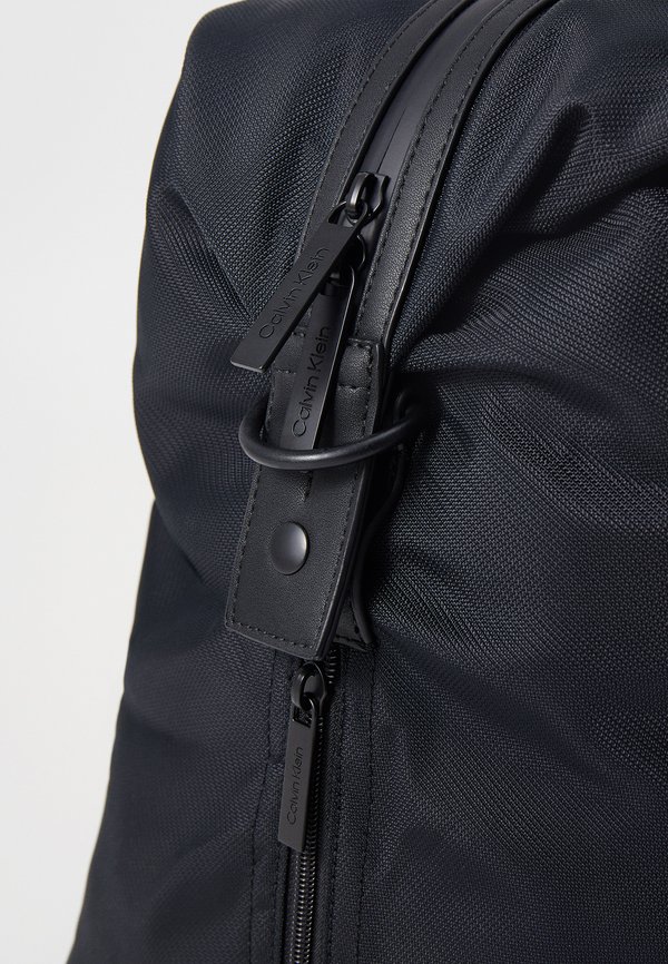 ESSENTIAL - Weekend bag2