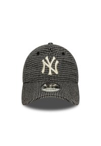 Casquette de baseball ajustable en motif pied-de-poule noir et gris, avec un logo New York Yankees brodé à l'avant en blanc.