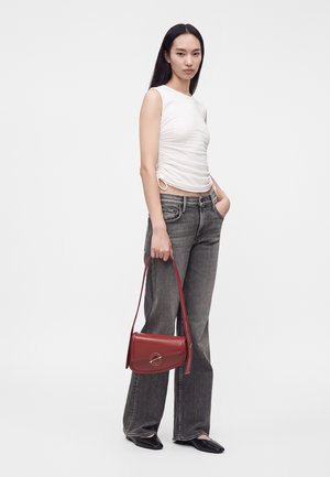 Samsøe Samsøe, SAHERO SHOULDER - Τσάντα χειρός - red