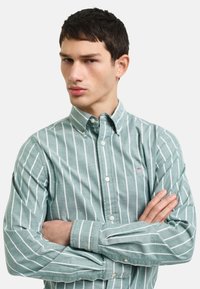 GANT Camisa - deep forest green