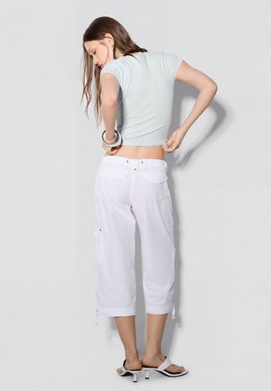 Bershka, SHORT SLEEVES WITH A ROUND NECK - T-SHIRT 02666152 - Základné tričko - blue-grey