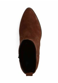 Stivale alla caviglia in suede marrone con punta affusolata, chiusura con zip laterale e parte superiore texturizzata. La fodera interna è nera.