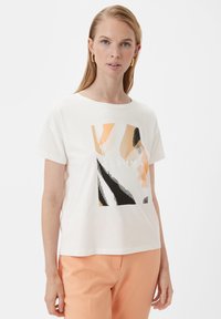 comma - FRONT - T-shirt print - weiß Miniatuurafbeelding 1