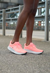 New Balance FRESH FOAM X 1080 - Zapatillas running asfalto - grapefruit