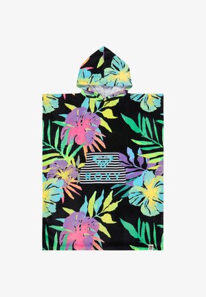 Meisje draagt een zwarte handdoekjurk met capuchon, voorzien van een grote pastelkleurige bloemenprint en een gestreept voorvak met het "ROXY"-logo, staat op blote voeten.