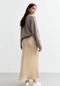 New Look Falda larga - mink