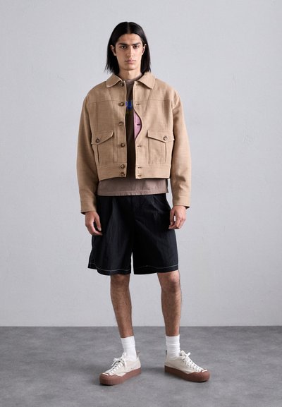 Kidsuper POCKET DETAIL CROPPED COAT - Veste légère - light brown