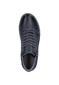 Baskets en cuir marine avec des accents gris, dotées de lacets plats, d'une fermeture éclair sur le côté et d'un bout arrondi. L'intérieur a un revêtement doux.