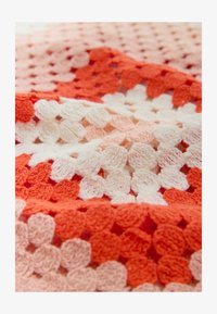 Vybráno, orange neutral