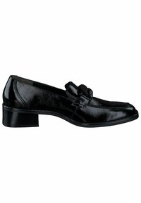 Mocassin en cuir verni noir avec un petit talon carré et un détail noué décoratif sur la tige, vu de côté.