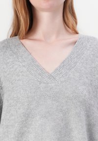 Vero Moda VMBOOM V NECK VER - Trui - light grey