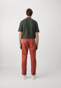 Mason's Hlače chino - dark red