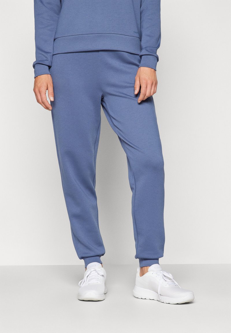 ONLY Play ONPLOUNGE LIFE REG NOOS - Joggebukse - vintage indigo
