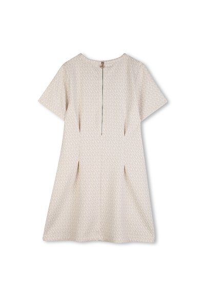 Κρεμ φόρεμα με κοντά μανίκια, διακριτικό ολόκληρο σχέδιο, πιέτες μπροστά και κεντρικό φερμουάρ με στρογγυλή λαβή.