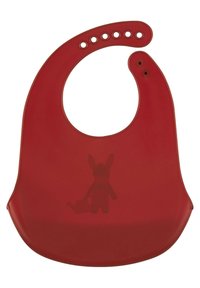 Rotes Silikon-Lätzchen mit runder Form, das einen Ausschnitt am Hals und kleine Löcher für Anpassungen aufweist. Mit einem dezenten Design einer Hasensilhouette.