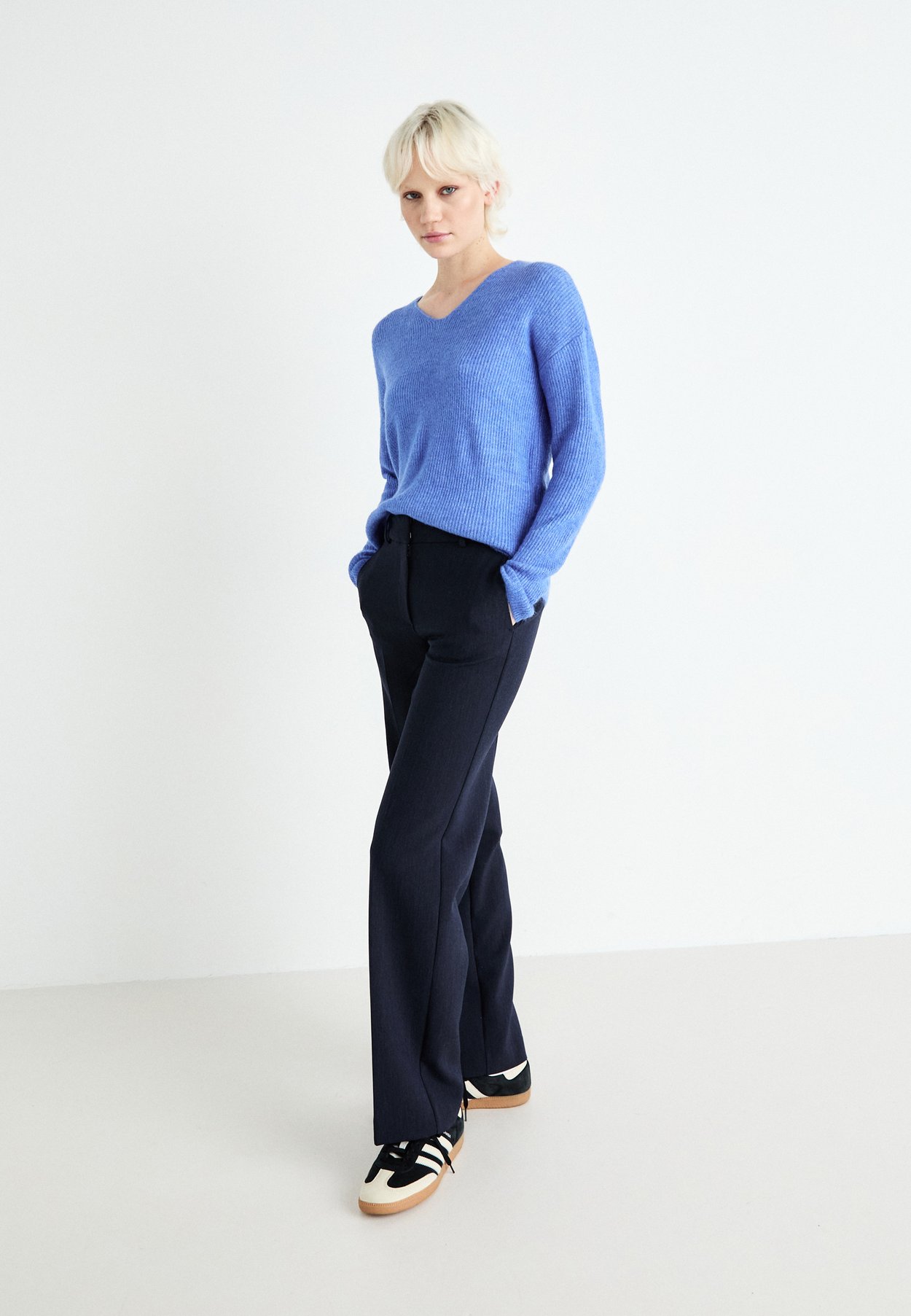 ONLCAMILLA V-NECK L/S PULLOVER KNT NOOS