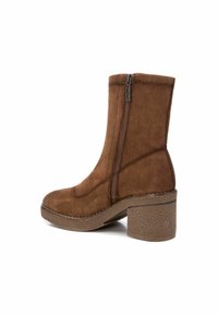 Refresh Botines con plataforma - camel