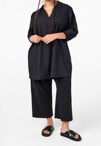 Zizzi Camicetta - black