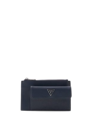Zwarte Guess-portemonnee met een voorflappocket en een zilverkleurig ritsvak erachter, met het Guess-logo op een driehoekige plaat.
