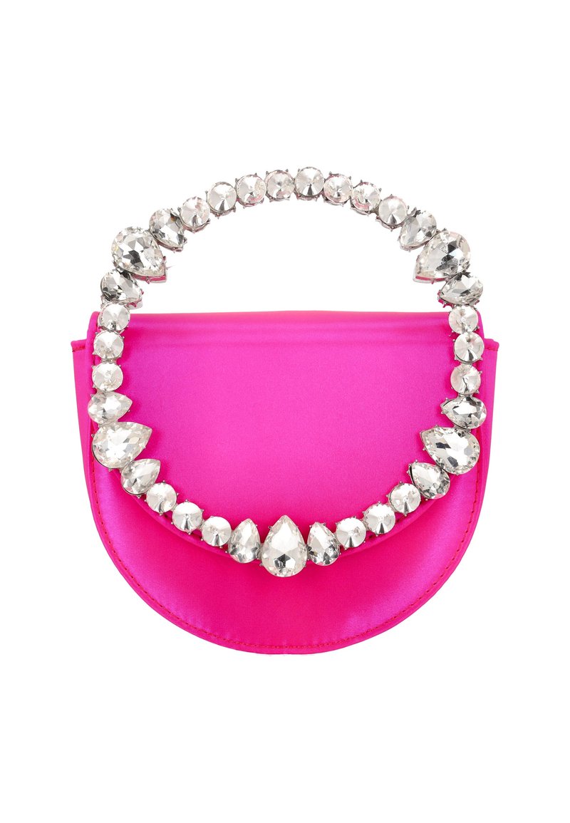 Fuchsiafarbene Satin-Handtasche mit geschwungener Form, versehen mit einem verzierenden Griff, der klare und birnenförmige Strasssteine trägt.