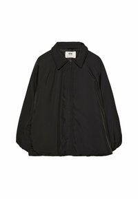 Czarna kurtka puchowa z kołnierzykiem, pełnym zamkiem z przodu, długimi rękawami i gładką, błyszczącą powierzchnią. Prosty, minimalistyczny design.