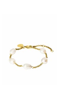 Goldkettchenarmband mit unregelmäßigen weißen Perlen, ausgestattet mit einem sicheren Verschluss und einer verstellbaren Länge für eine individuelle Passform.