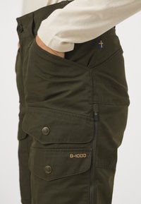 Fjällräven VIDDA PRO VENTILATED TRS W - Lauko kelnės - deep forest
