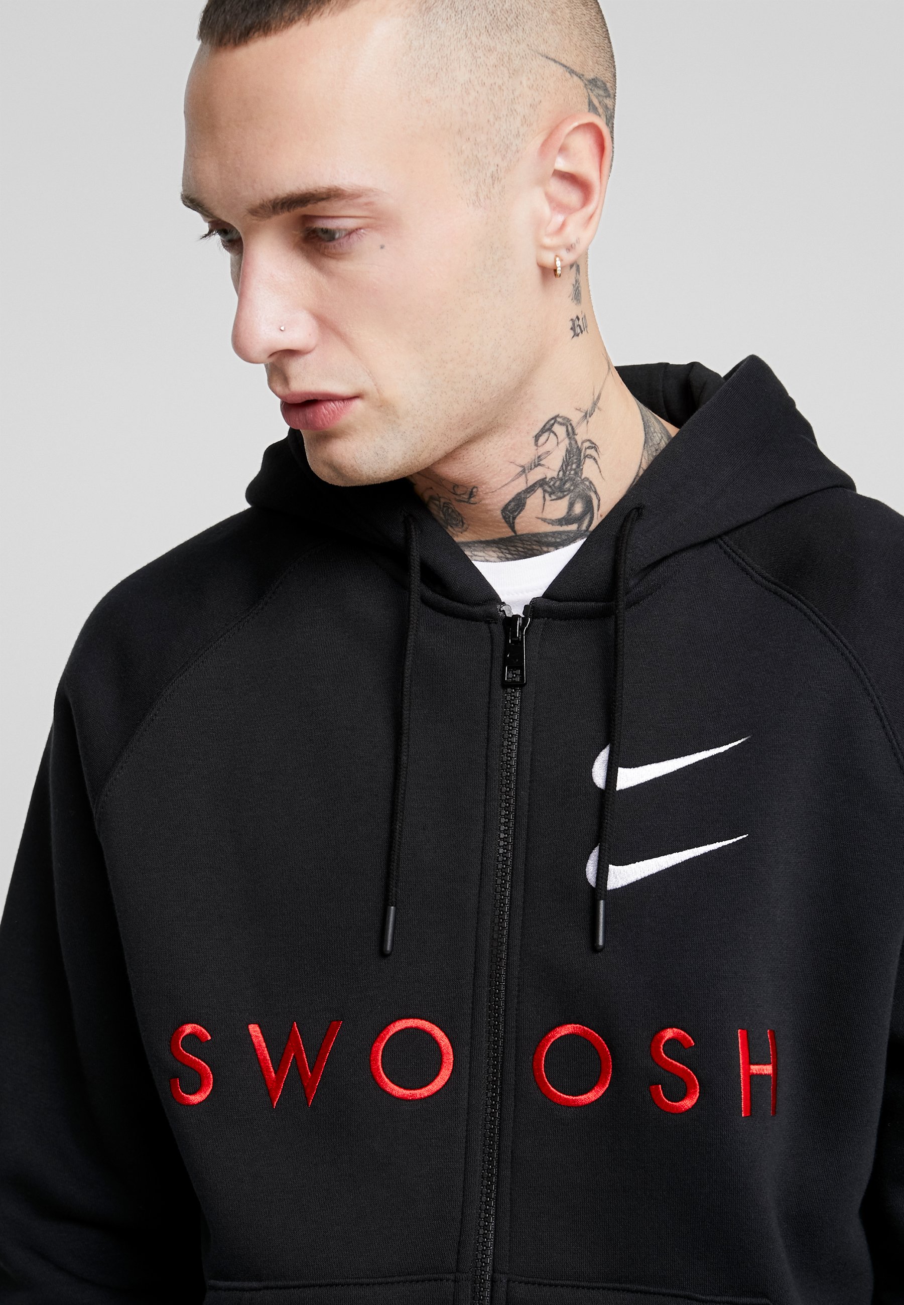 Nike Sportswear Hettejakke blackuniversity red Zalando.no Nike Sportswear Hettejakke - black/university red