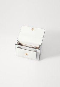 MICHAEL Michael Kors CLAIRE - Soma ar siksnu pāri ķermenim - optic white