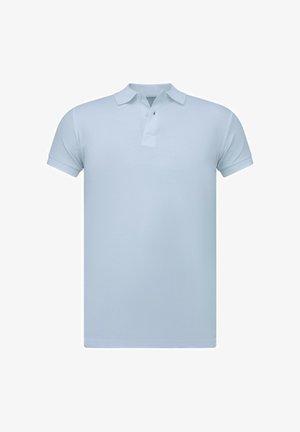 Lichtblauw poloshirt met korte mouwen, een kraag en een twee-knopensluiting, weergegeven op een effen witte achtergrond.