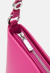 HUGO MEL SHOULDER BAG - Håndveske - dark pink