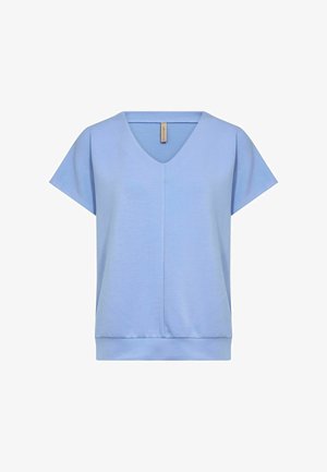 Jasnoniebieska bluzka krótki rękaw z dekoltem w serek, o luźnym kroju i miękkiej fakturze. Posiada subtelną szew w centrum oraz elastyczny dół.