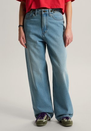 Vans CINCHED CHECK - Baggy džíny - medium blue