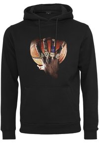 Sort hættetrøje med et grafisk motiv af en hånd, der holder en basketball, prydet med flere ringe, hvor nummer 23 vises på en finger.