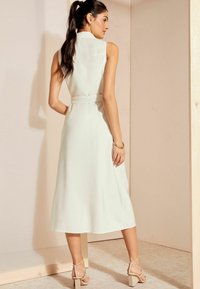 Friends Like These SLEEVELESS TIE WAIST - REGULAR FIT - Denné šaty - ivory white