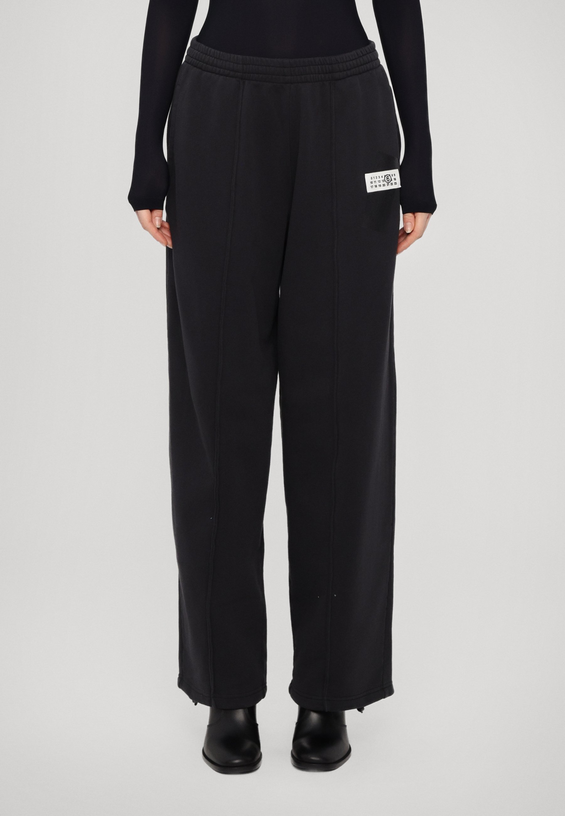 MM6 Maison Margiela PANTS - Tracksuit bottoms - washed black