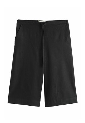 Fekete térdig érő rövidnadrág húzózsinóros derékkal és oldalzsebekkel, könnyű anyagból készült.