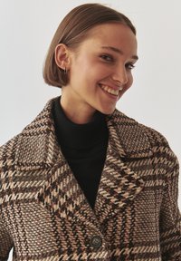 TATUUM SEWRO - Classic coat - beige