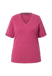 Roze V-hals T-shirt met korte opgerolde mouwen, gemaakt van een zachte, lichte stof; heeft een subtiele gemêleerde textuur.