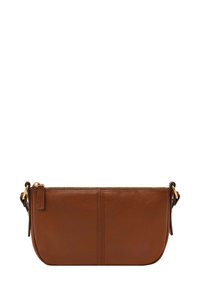 Sac bandoulière en cuir marron avec une texture lisse, une fermeture éclair et des garnitures en ton doré. Présente un léger détail de couture.