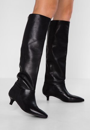 Vysoká obuv - black