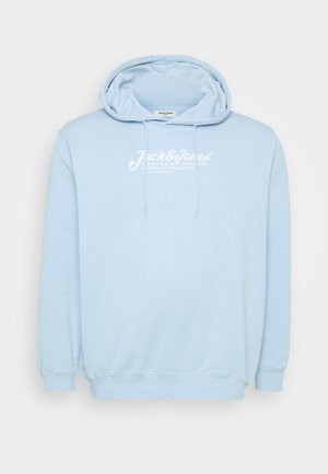 Hellblaues Hoodie mit frontallyer Kängurutasche, Kapuze mit Kordelzug und weißem Logo-Text auf der Brust. Hergestellt aus weichem Stoff mit gerippten Bündchen.