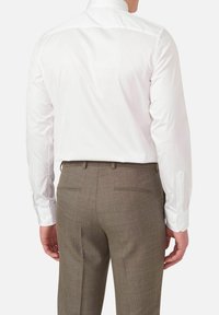 Oscar Jacobson SLIM FIT  - Camicia elegante - optical white