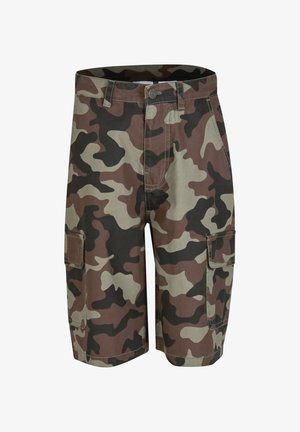 Pantaloncini cargo da uomo di media lunghezza con motivo mimetico marrone, verde e nero, bottone frontale, passanti per cintura e tasche laterali con pattina.